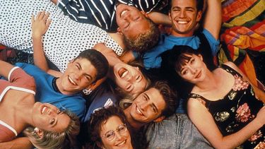 La nueva andadura de Beverly Hills, 90210 se titulará simplemente 90210, que es el código postal de Beverly Hills, una exclusiva y muy rica ciudad situada al oeste de Los Ángeles.
