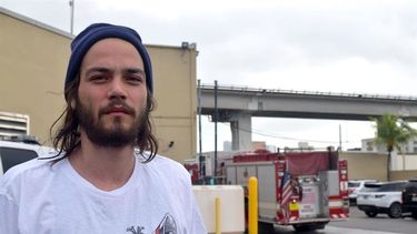 El joven actor costarricense Daniel Zovatto da vida a Nick Damage Cruz, personaje principal, de Vandal.