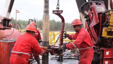 Petróleos de Venezuela, sociedad anónima (DPVSA) es la estatal más grande del país y de ella se obtiene el principal ingreso nacional&nbsp;