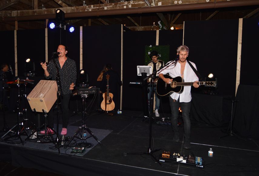 Mauricio y Ricardo Montaner, hijos de Ricardo Montaner, cerrando la Miami Fashion Week 2017