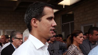 El presidente encargado Juan&nbsp;Guaidó, llega al puente internacional Tienditas este sábado, en Cúcuta.