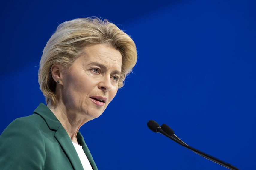 Ursula von der Leyen, presidenta de la Comisión Europea, durante una sesión plenaria de la 50ma edición del Foro Económico Mundial en Davos, Suiza, el miércoles 22 de enero de 2020.&nbsp;