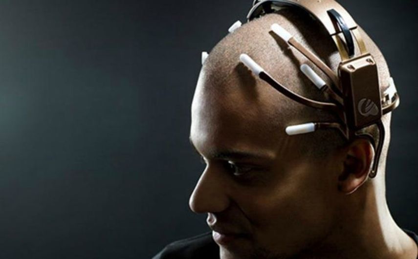 El aparato es capaz de analizar las vocales y consonantes que se producen en el cerebro hasta completar una oración. 