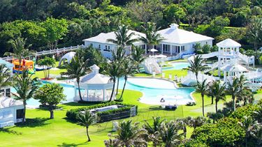 La transacción se concretó por 28 millones de dólares a un fideicomiso de la Isla de Júpiter, e incluye la mayoría del mobiliario.