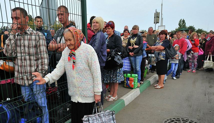Miles de refugiados ucranianos llegan a Polonia cada día.