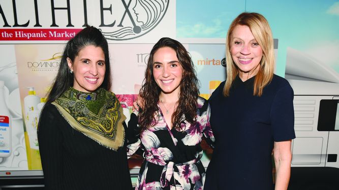 Yvette Barreto, María Morales y Natty Elías.