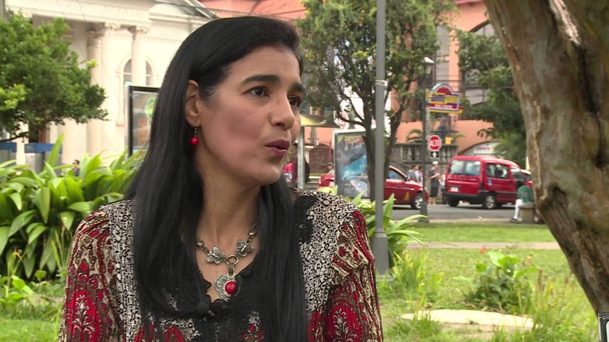 Imagen tomada de internet de Zoilamérica Ortega Murillo, quien protagonizó en Costa Rica una protesta contra la farsa electoral nicaragüense.