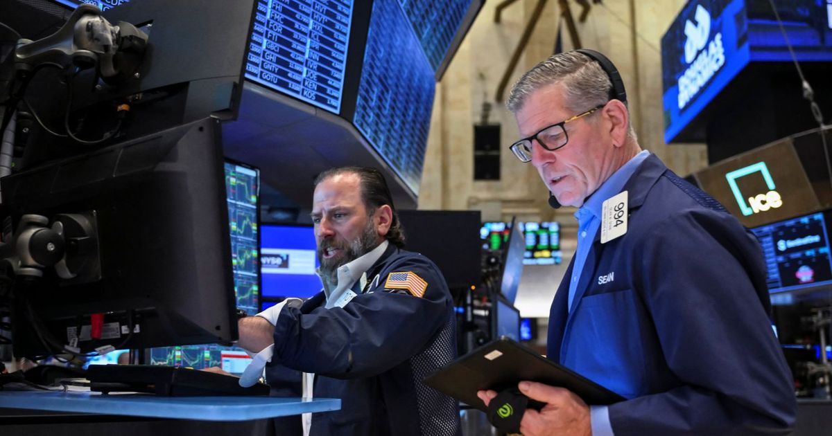 Wall Street abre dispar ante nuevos anuncios comerciales de EEUU