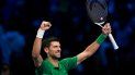 El serbio Novak Djokovic festeja su triunfo contra el estadounidense Taylor Fritz en su partido semifinal de las Finales de ATP en la Pala Alpitour, Turín, Italia, sábado 19 de noviembre de 2022. 