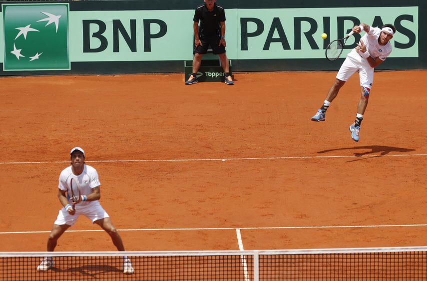 Carlos Berlocq (izquierda) y Leonardo Mayer (derecha) duraron más de cuatro horas para vencer a la pareja italiana&nbsp;Fabio Fognini y Simone Bolelli