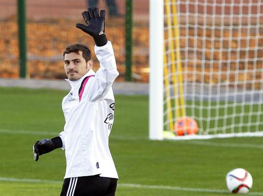 Iker es el último gran mito del Real Madrid, club al que llegó con diez años y con el que conquistó 19 títulos. (EFE)