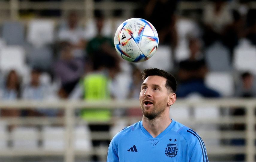 Lionel Messi ya entrena con la selección de Argentina en Abu Dahbi, previo a Catar 2022