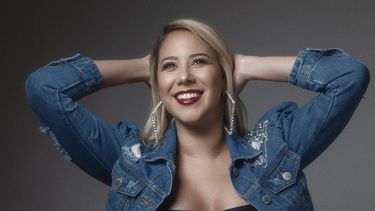 Srta. Dayana muestra desacuerdo con maltrato contra la mujer.