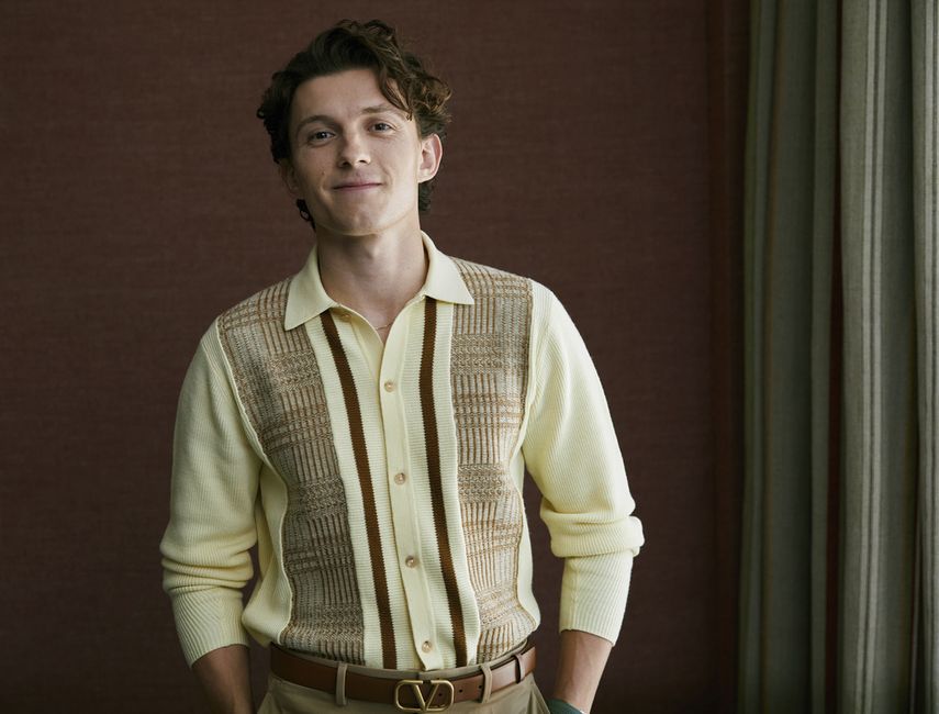 Tom Holland posa para un retrato para promocionar la miniserie de televisión The Crowded Room el jueves 1 de junio de 2023 en Nueva York.