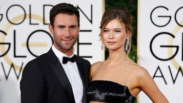 Adam Levine y su esposa, la modelo Betahi Prinsloo.