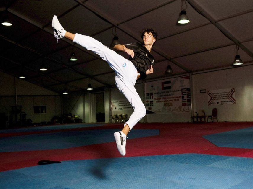 Omar Ismail, nacido en Dubái, pero que representa a Palestina en los Juegos Olímpicos, durante un entrenamiento en Sharjah, Emiratos Árabes Unidos, el jueves 20 de junio del 2024.