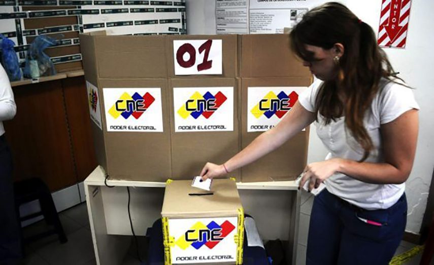 La oposición ha invitado a los electores a estar pendiente de posibles violaciones de la ley (ARCHIVO)