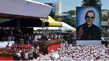 Monseñor Óscar Arnulfo Romero fue beatificado en la Plaza Salvador del Mundo, en la capital salvadoreña, el 23 de mayo de 2015.