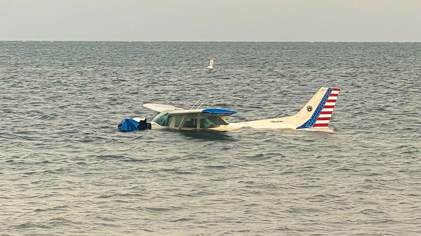 Pequeño avión cae en las inmediaciones de Virginia Key, en Miami.