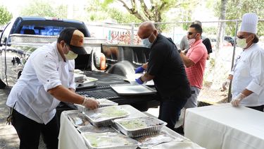 Jason y Jovanny, en Miami, junto al equipo de apoyo. Jason y Jovanny, en Miami, junto al equipo de apoyo.