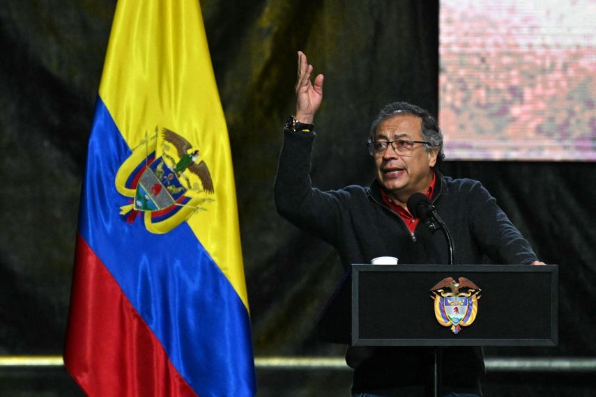 El presidente colombiano Gustavo Petro apuesta a los “medios alternativos” para “limpiar su nombre”