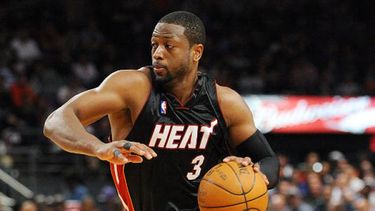 Wade encabezó la ofensiva para vencer con facilidad a Minnesota. (ARCHIVO)