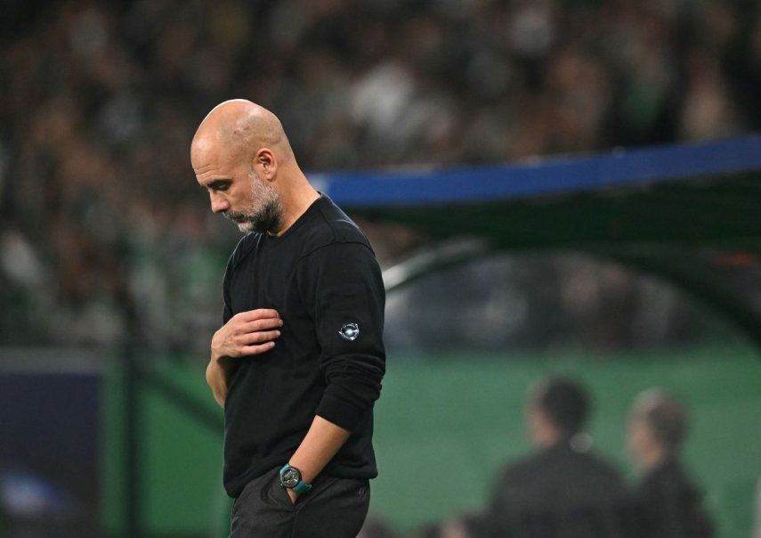 El español Pep Guardiola, director técnico del Manchester City, reacciona durante un juego de la Liga de Campeones, el 5 de noviembre de 2024.