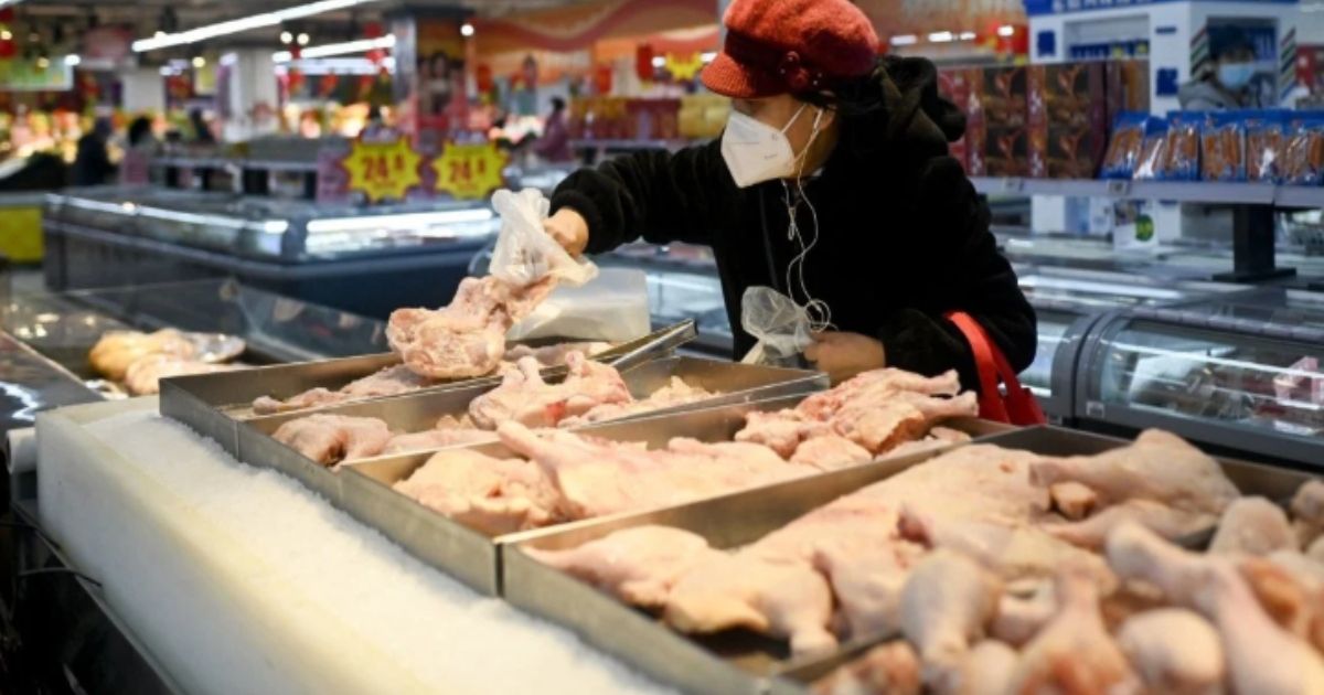 China anuncia aranceles del 25% al 100% a varios productos canadienses