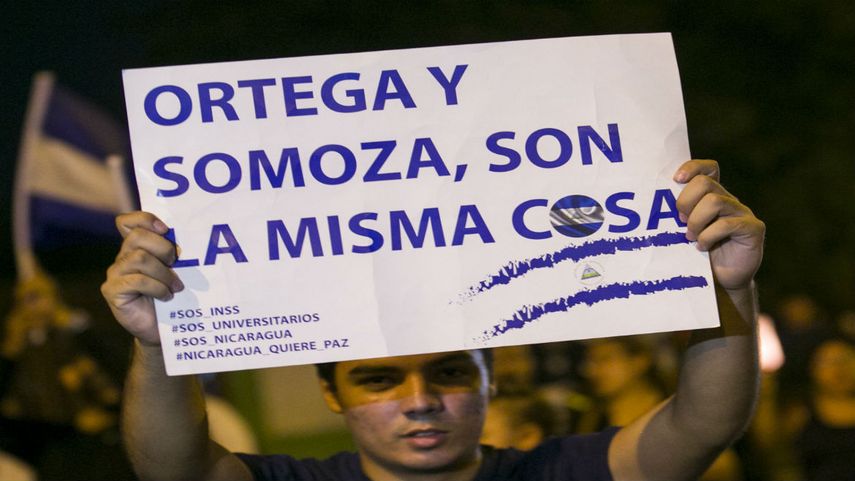 Decenas de&nbsp;nicaragüenses marcharon el martes en la noche para pedir justicia por los muertos en las manifestaciones