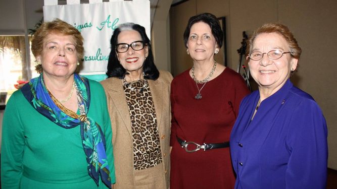 María Aurora Puente-Duany, Dra. Enma Ventura, Amada Alvariño, presidenta de las Antiguas Alumnas Ursulinas y Rosita Martín Marroquín.