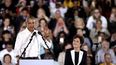 El expresidente estadounidense Barack&nbsp;Obama&nbsp;(i) y la congresista y candidata demócrata para el senado de los Estados Unidos Jacky Rosen (d) participan durante un mitin hoy, lunes 22 de octubre de 2018, en el Pabellón Cox de la Universidad de Nevada, en Las Vegas.&nbsp;