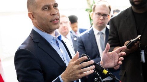 Hakeem Jeffries, el líder de la minoría demócrata en la Cámara Baja. 