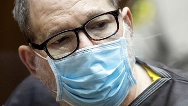 El exmagnate de Hollywood condenado por violación y agresión sexual Harvey Weinstein comparece a una audiencia en una corte de Los Ángeles el 29 de julio de 2021.