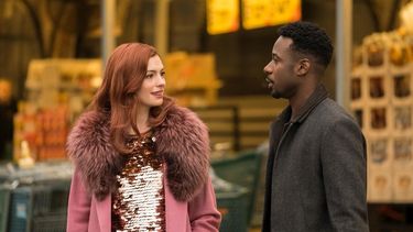 Entre el reparto de la serie se encuentran la ganadora del Oscar Anne Hathaway (Oceans 8), el cantante y compositor Ed Sheeran y el ganador del premio Tony, John Gallagher, Jr. (The Newsroom).&nbsp;