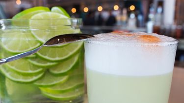 En Pisco y Nazca los invitados pueden disfrutar los Pisco Sours, la bebida emblemática de Perú. 