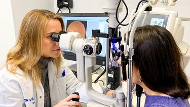La doctora Amparo Carrero señaló que el glaucoma es una enfermedad que no presenta síntomas en sus primeras fases y no es hasta estadios más avanzados cuando manifiesta alteraciones en la agudeza y en el campo visual