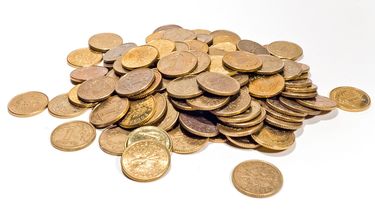 Descubren cientos de monedas de oro en la renovación de una mansión en Francia