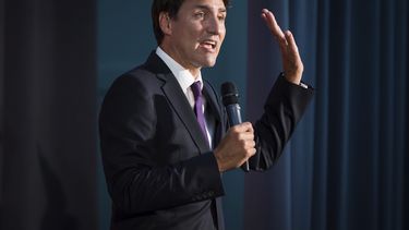 El primer ministro canadiense Justin Trudeau habla a sus partidarios durante un acto de recaudación de fondos del Partido Liberal en Surrey, Canadá, 4 de agosto de 2019. 