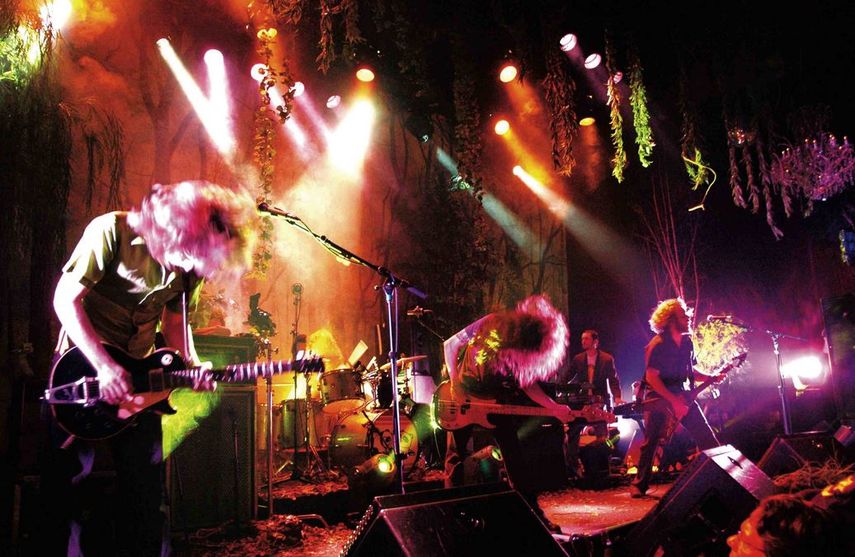 Los comentaristas han comparado su música con la creatividad de Pink Floyd