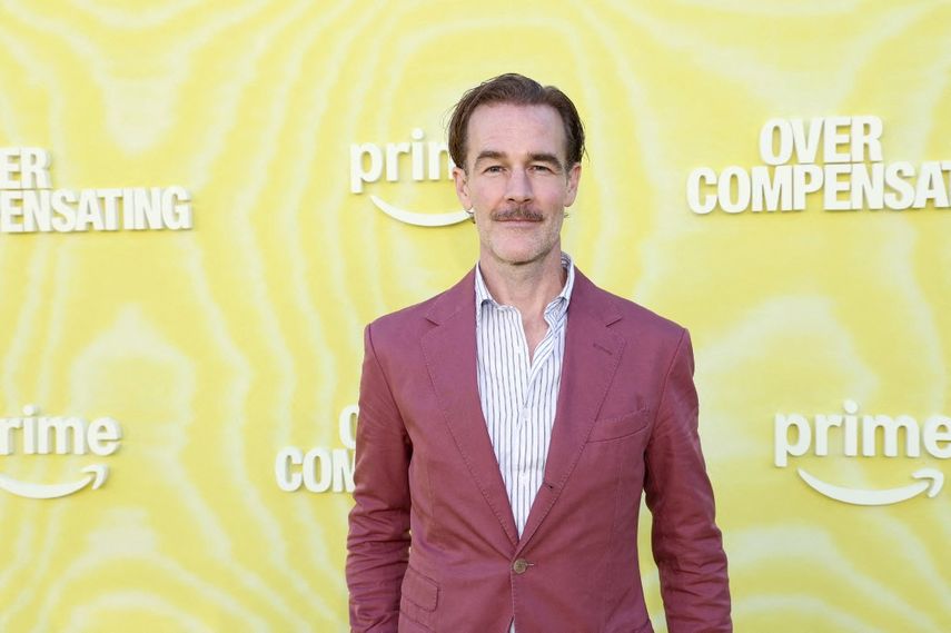 James Van Der Beek asiste a la proyección y fiesta posterior de Overcompensating en el Hollywood Palladium el 14 de mayo de 2025 en Los Ángeles, California.