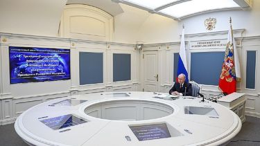 El presidente de Rusia, Vladimir Putin, supervisa unas maniobras de las fuerzas nucleares estratégicas.