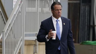 Retiran cargos de acoso contra exgobernador de Nueva York Andrew Cuomo