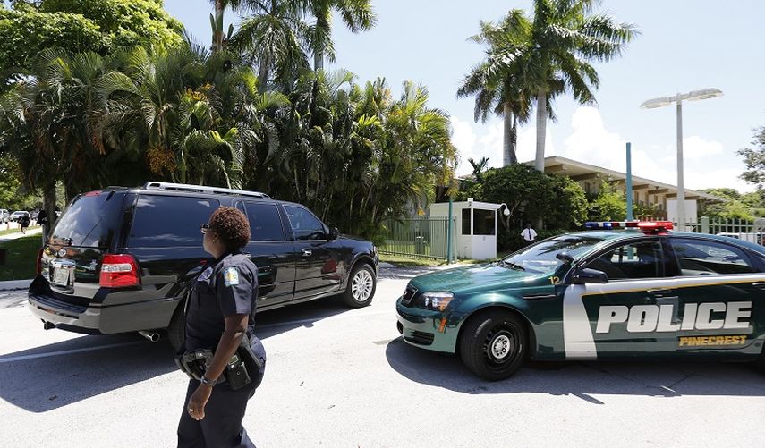 Los oficiales del departamento de policia de Pincrest no creen que su jefe, Sam Ceballos, sea confiable (ARCHIVO)