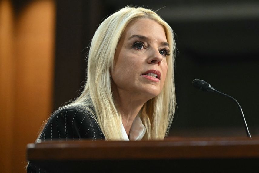 Pam Bondi, la nominada por el presidente Donald Trump para dirigir el Departamento de Justicia.