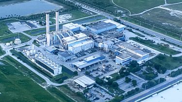 Vista aérea de la siniestrada planta Covanta en Doral.