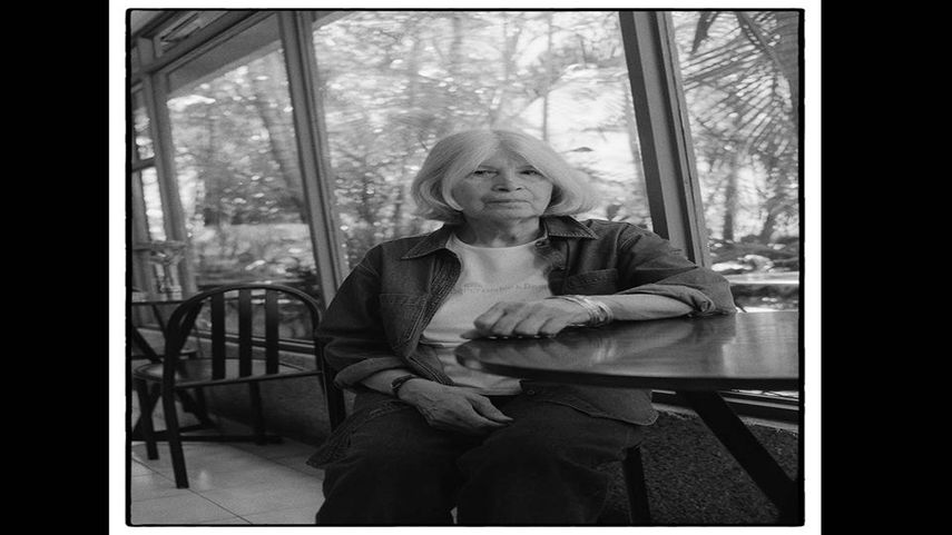 Fundación rinde homenaje a la poeta venezolana Esdras Parra.