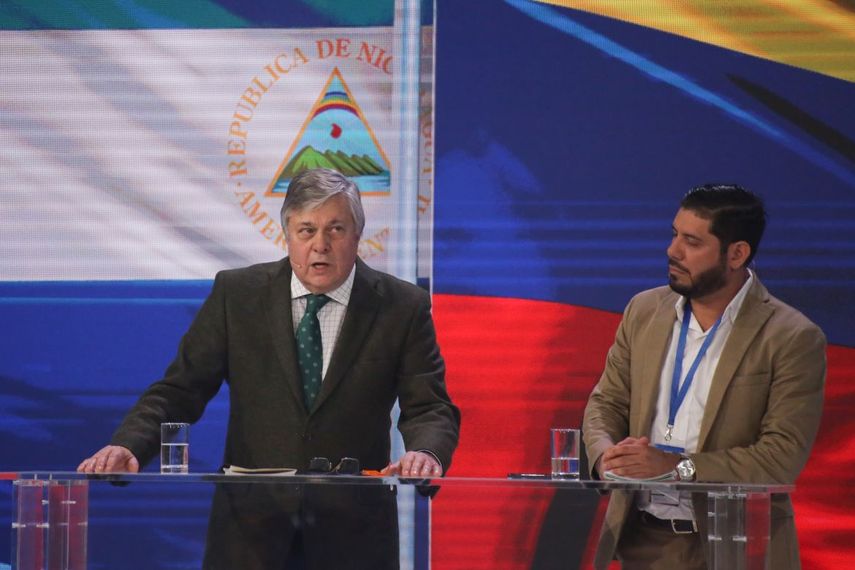 El padre del opositor venezolano (Leopoldo L&oacute;pez), Leopoldo L&oacute;pez Gil y el activista por la democracia en Nicaragua Irving Cordero interviene en la segunda jornada de la Convenci&oacute;n Nacional del PP Espa&ntilde;a en libertad.