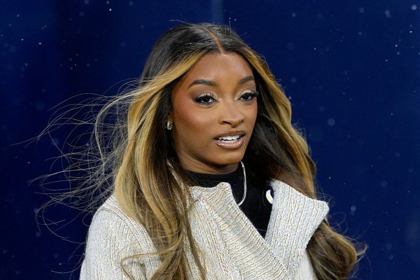 La gimnasta estadounidense Simone Biles durante un partido de la NFL, el 18 de enero de 2026.