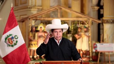 La Fiscalía peruana pide una condena de hasta 34 años de prisión contra el expresidente Pedro Castillo, basándose en 65 pruebas documentales y la declaración de unos 70 testigos