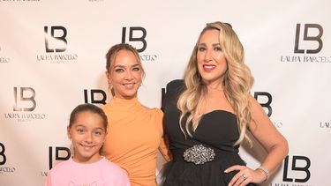 La maquilladora y estilista Laura Barcelo, conocida como la arquitecta de los mejores looks de rostro, lanza en Miami sus primeros tres productos de línea de belleza.